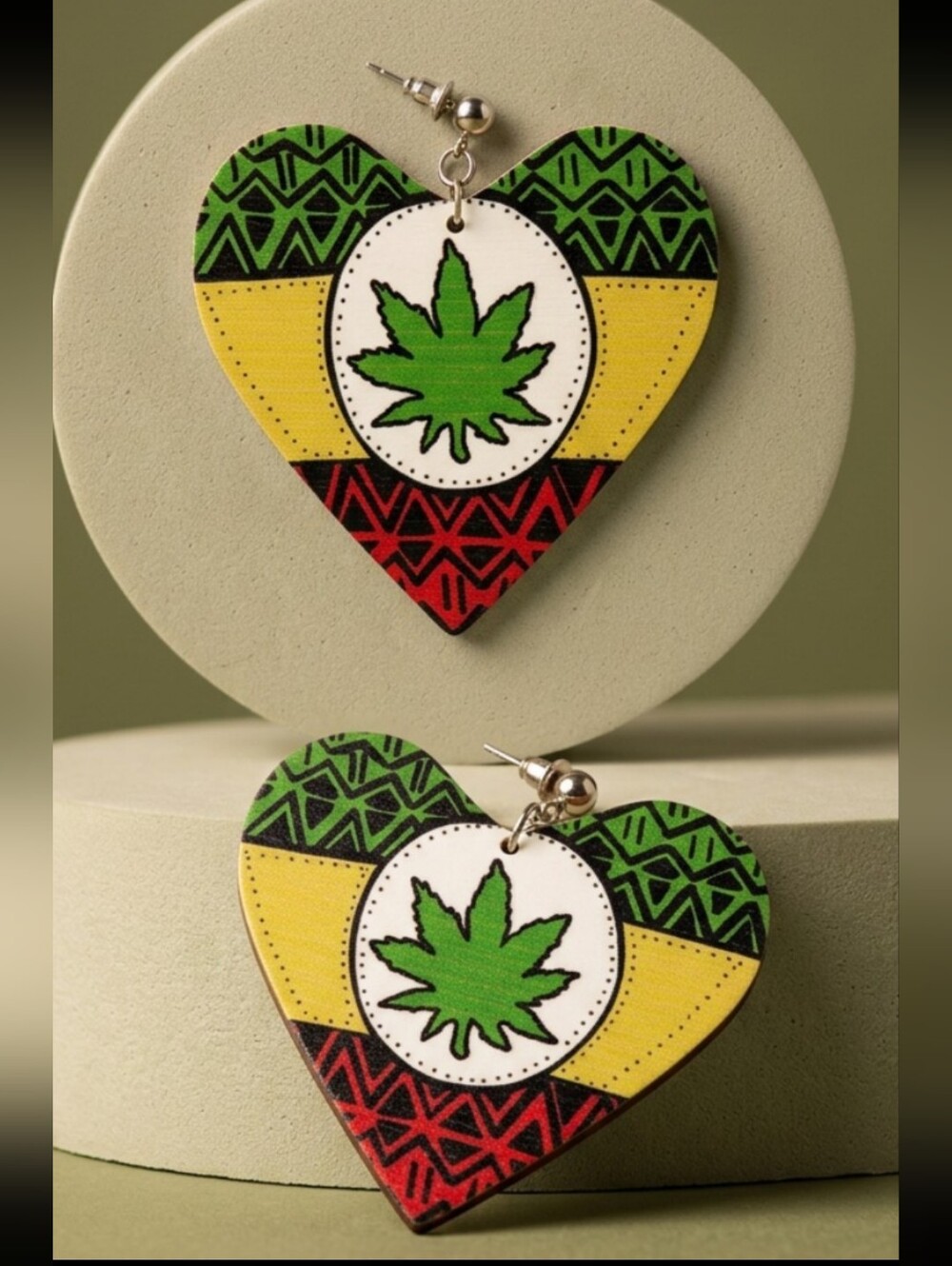 Heart-Shaped Rasta Leaf Drop Earrings - Green, Yellow & Red